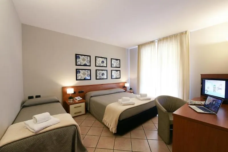 פאראטיקו Hotel Ulivi