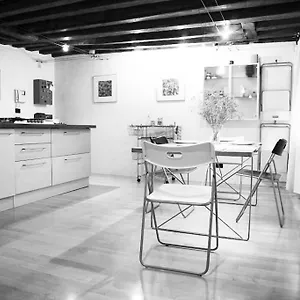 Bellissimo In Palazzo Storico Appartamento