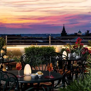 Marcella Royal - Rooftop Garden 4* Rom