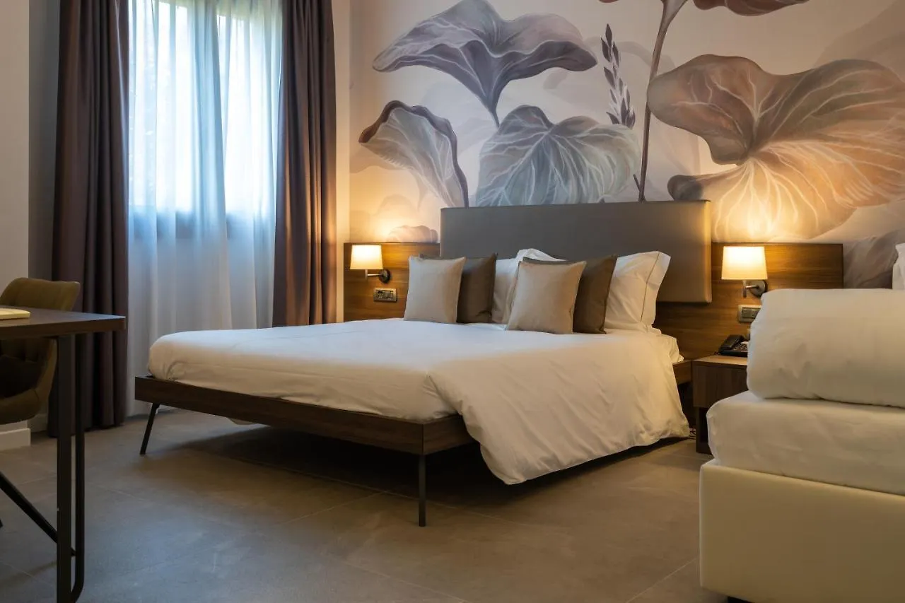 Hotel Ulivi Paratico 4*,  Italy