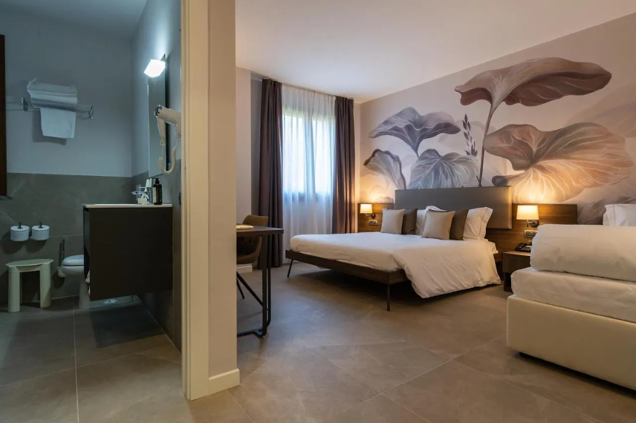 Hotel Ulivi Paratico 4*,